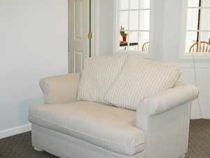 Comfortyably furninshed living area