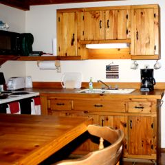 Fully Equipped Kitchen, with beautiful oak cabinets