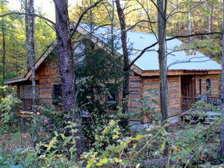 The Shawnee Log Cabin at Cabins in the Pines