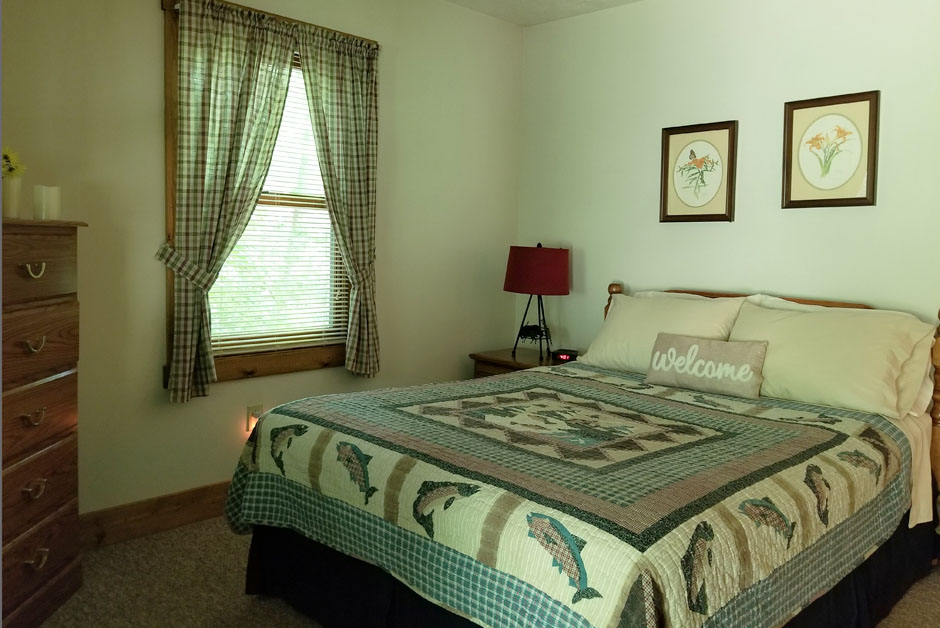 Walnut Valley Cabin bedroom 1