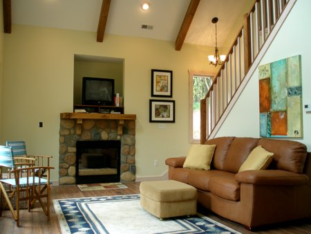 artist pines cottage living room
