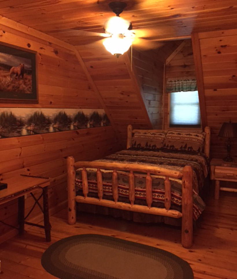 Hilltop Cabin bedroom 3