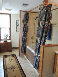 The Cottage cabin bathroom