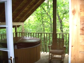 The trail cabin hottub close up