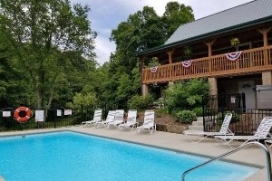 Russell's Hocking Hills Lodging