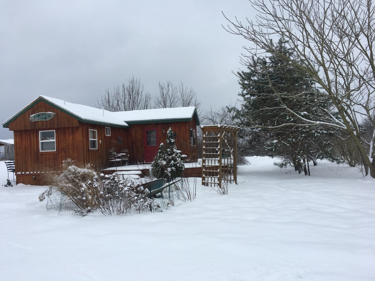 Equestrian Ridge Farm Bunkhouse Cabin