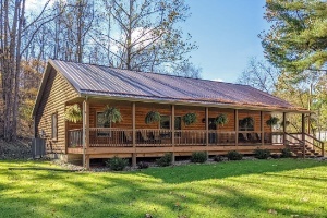 Knotty Pine Cabin