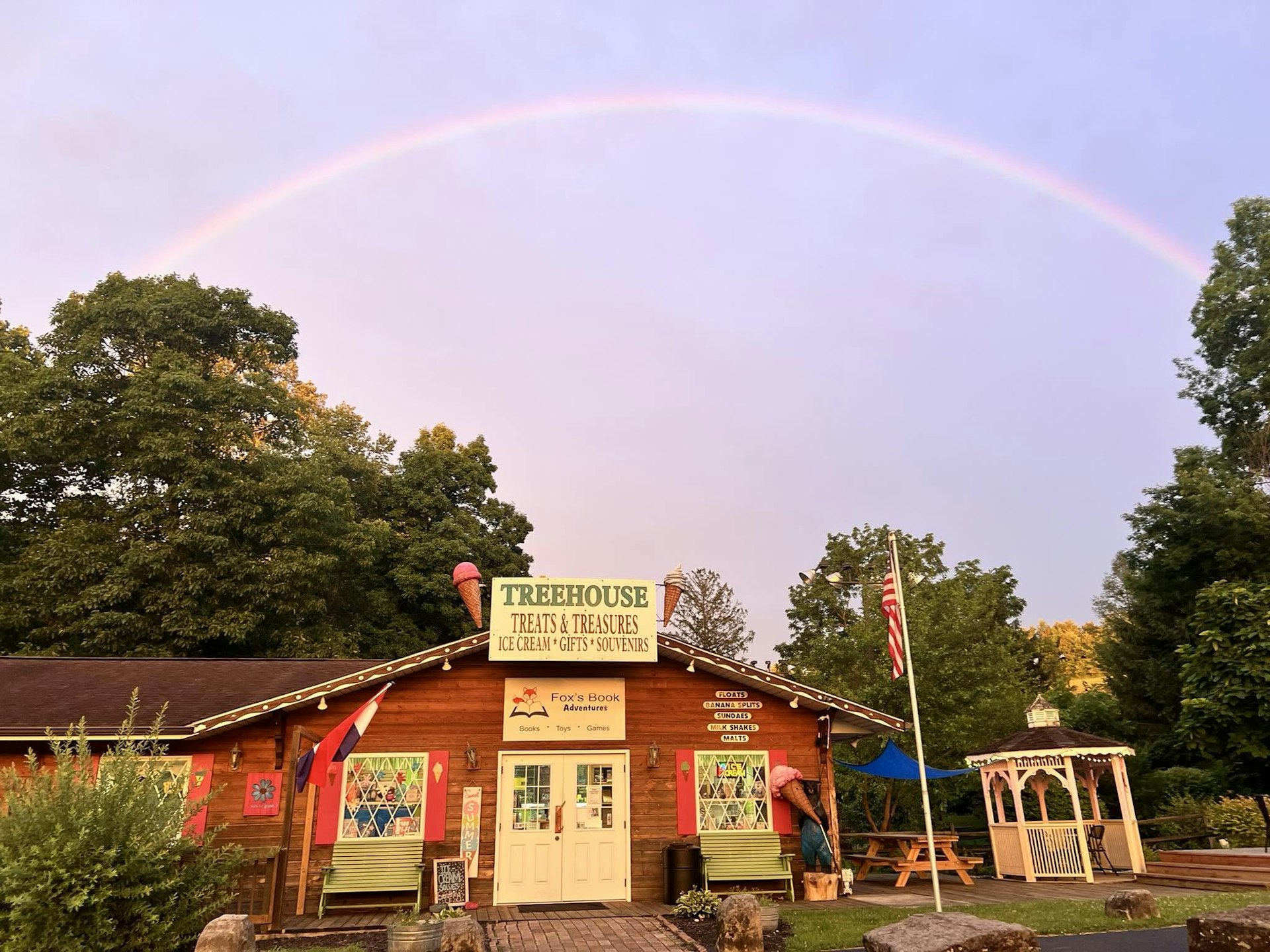 Picture of Treehouse Treats and Treasures