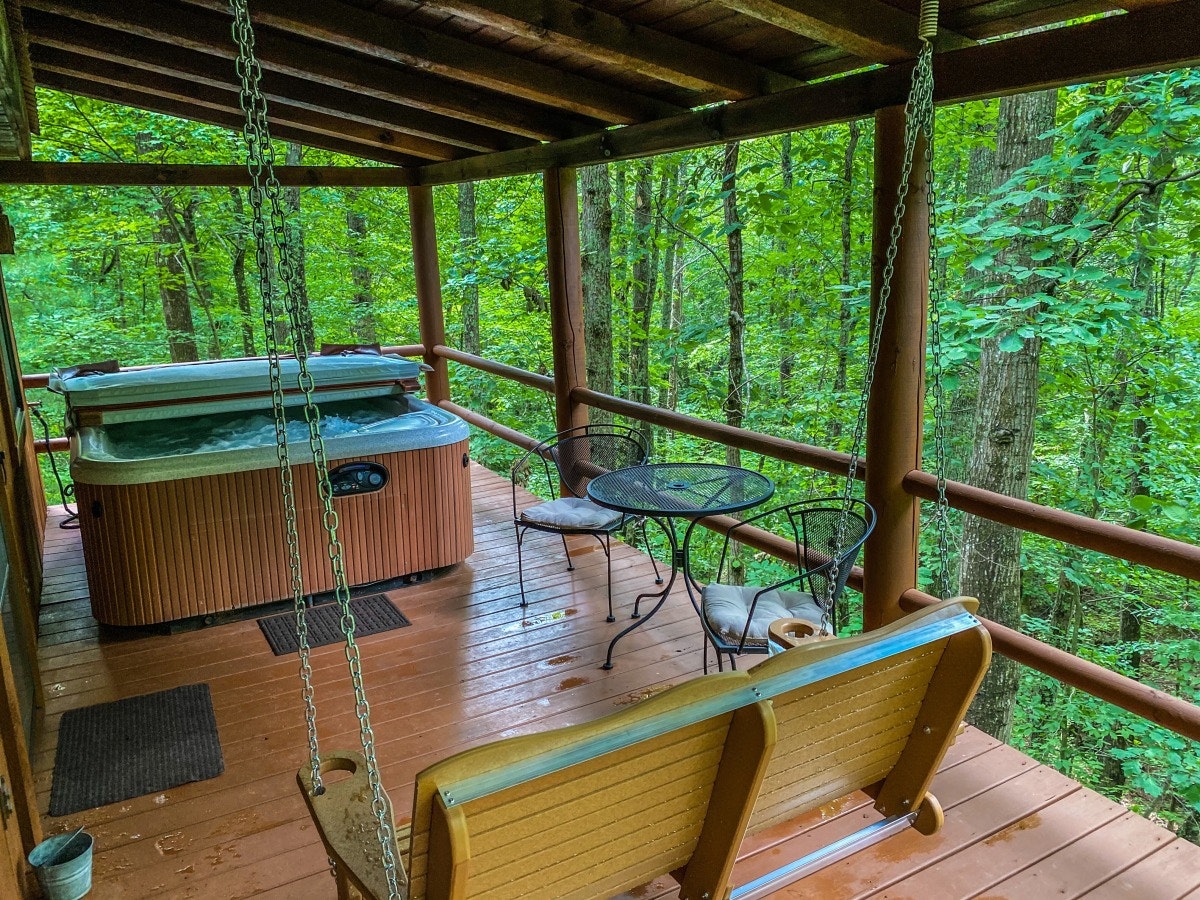 Hocking Hills Cabins