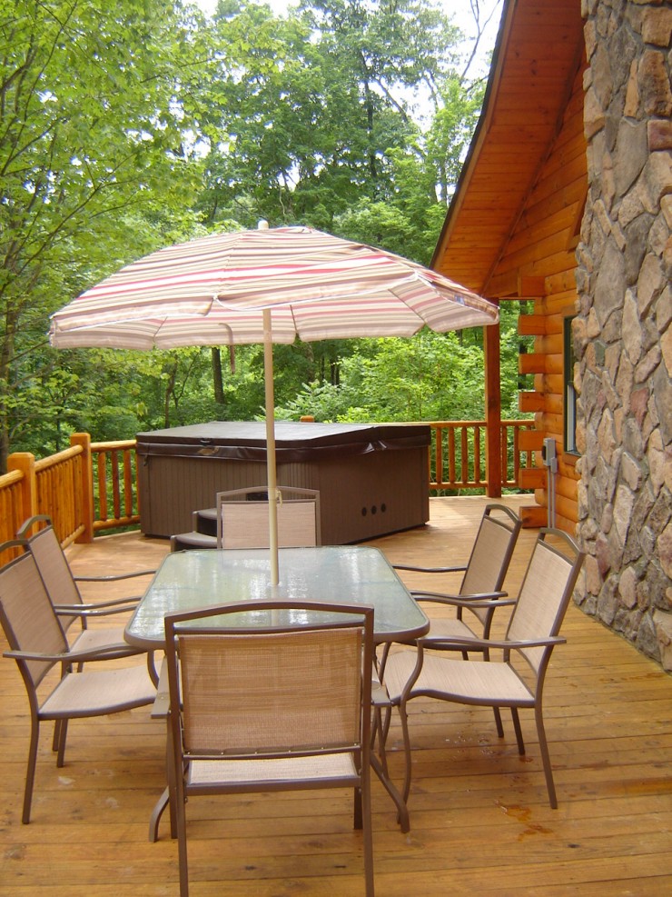 Shamrock Cabin patio