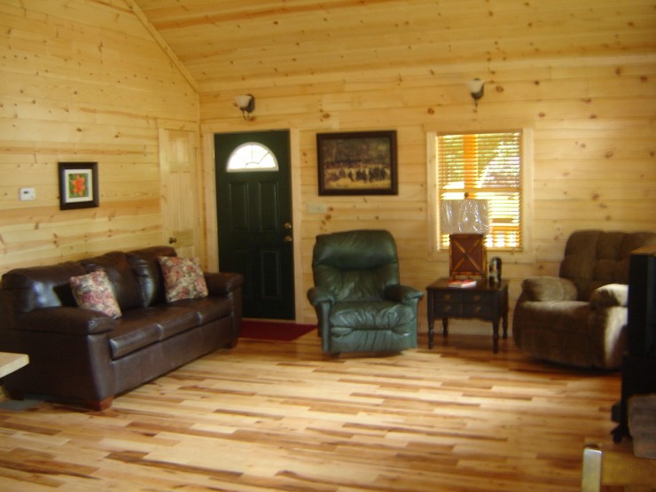 Shamrock Cabin living area