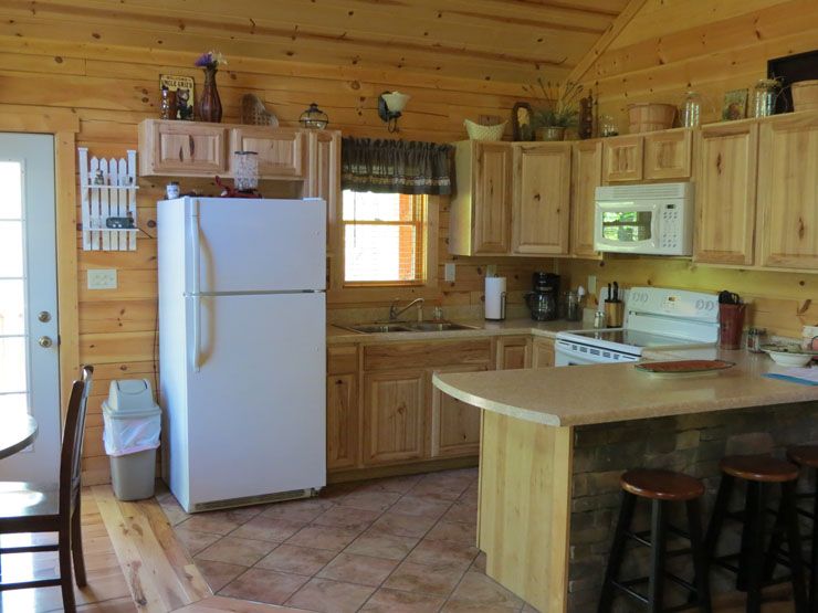Shamrock Cabin kitchen