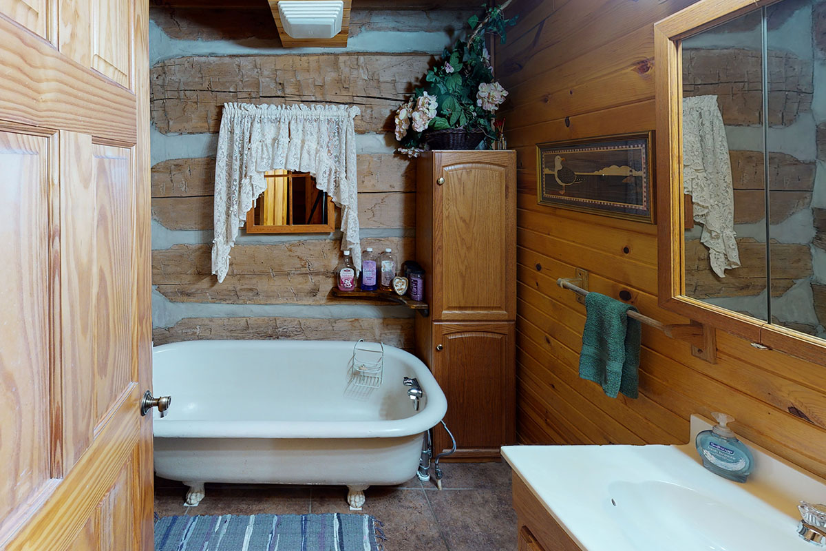 Cabin 1 bathroom