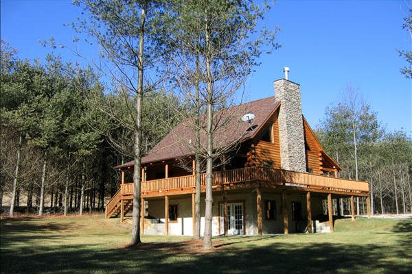 The Merlot Home away from Home - Year around affordable getaway for family and friends. Hocking Hills Ohio