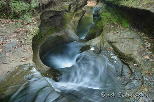 Picture of Devil's Bathtub.